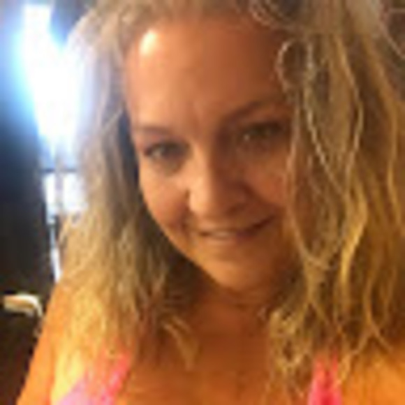 Meet your Posher, Amy - Picture 1 of 1